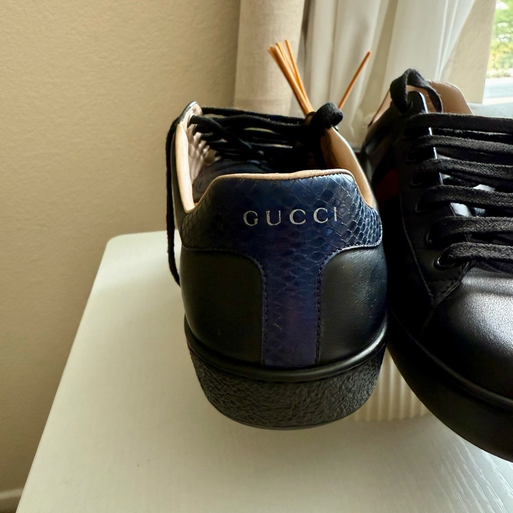 Gucci Black and Red Sneakers with Gold Bee - Picture 6 of 10